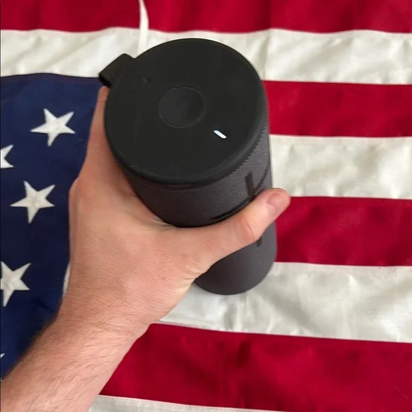 Black Portable Bluetooth Speaker - Picture 6 of 13